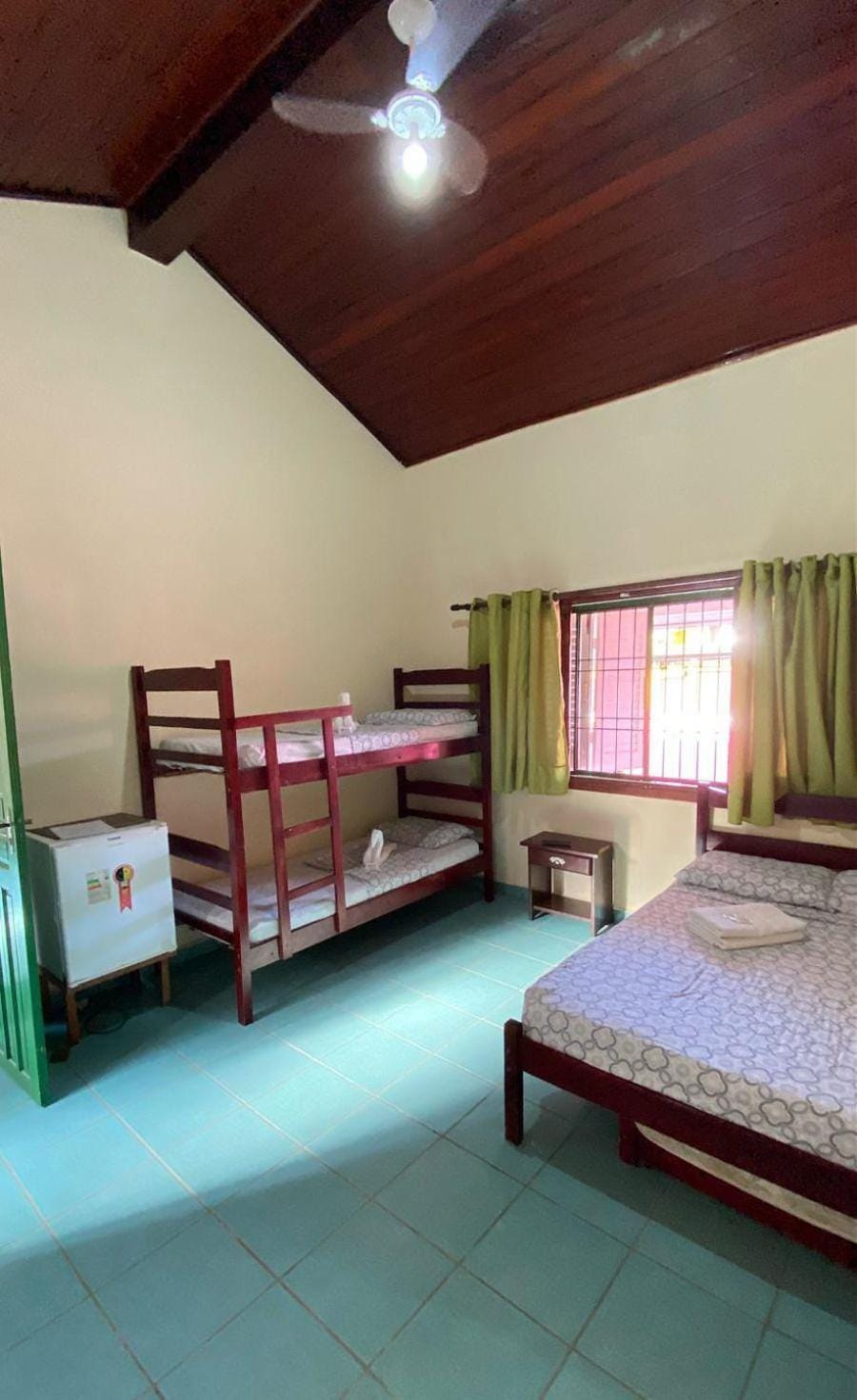 Bed, Photo of the whole room, bunk bed