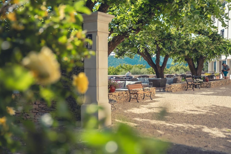 Patio, Restaurant/places to eat, Breakfast, Continental breakfast, Buffet breakfast