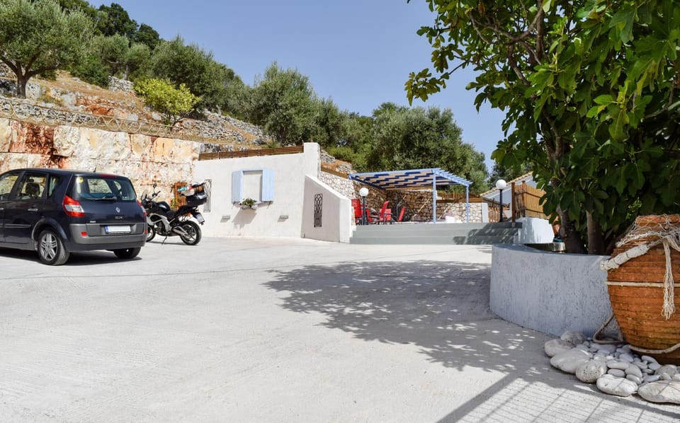Natural landscape, Location, Parking