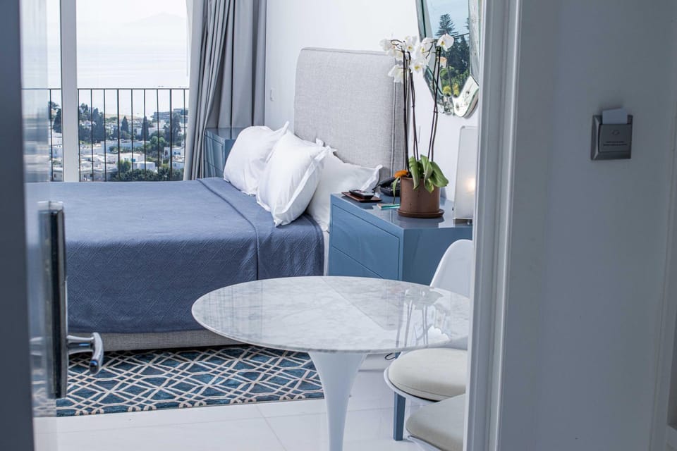 Bed, View (from property/room), Photo of the whole room, Bedroom