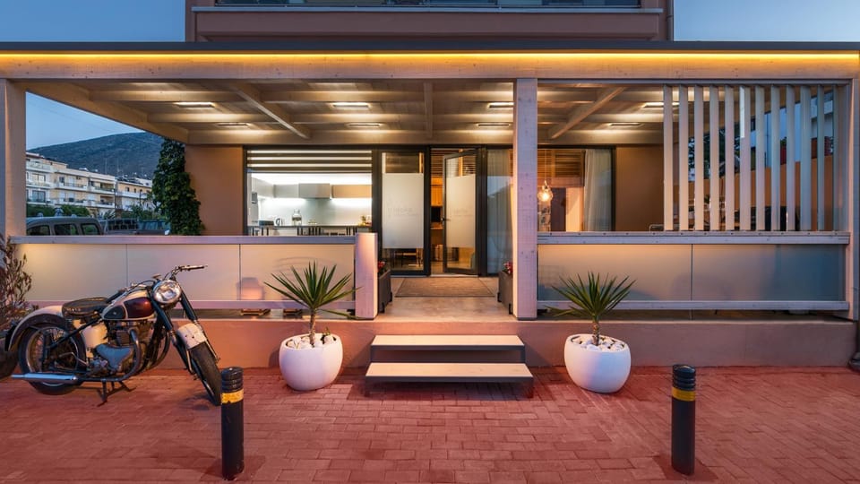 Facade/entrance, Garden, Balcony/Terrace