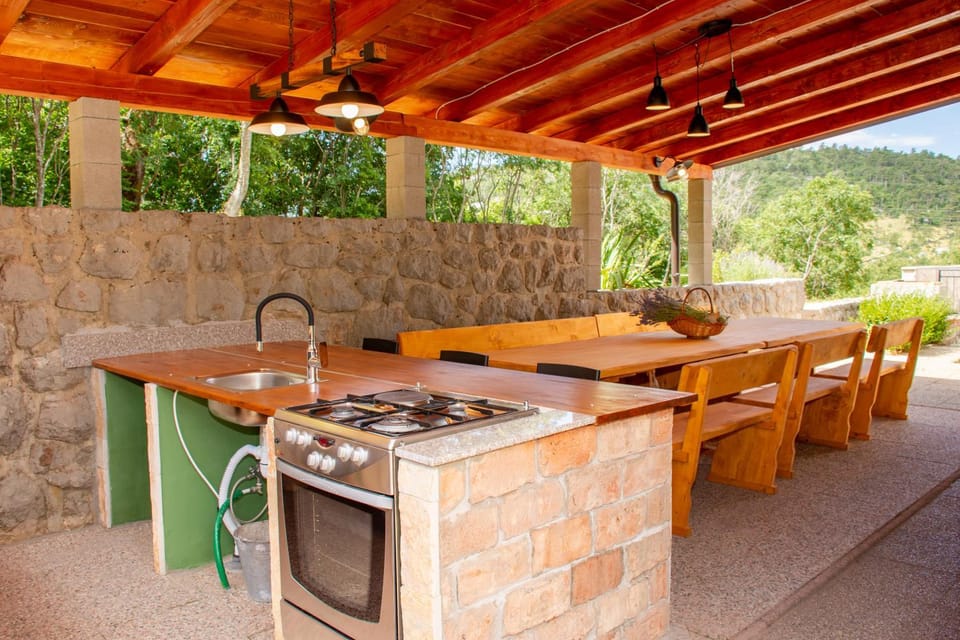 Patio, Day, BBQ facilities, Kitchen or kitchenette, Dining area, pet friendly