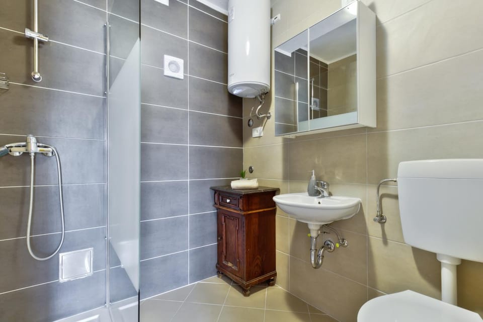 Shower, Toilet, Bathroom