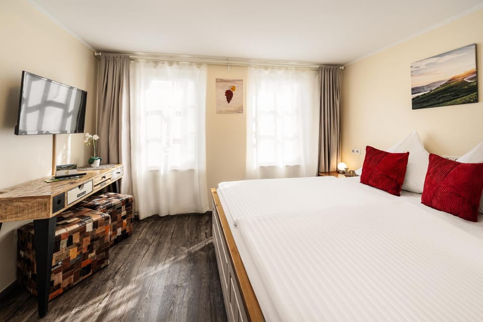 Bed, Seating area, Bedroom