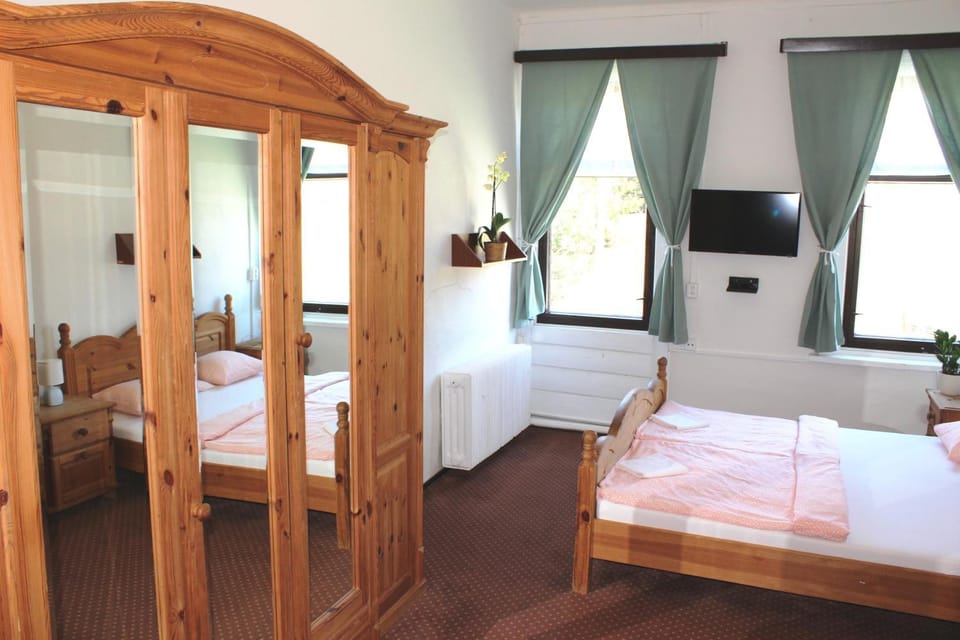 Penzion Varšavjanka Bed and Breakfast in Lower Silesian Voivodeship