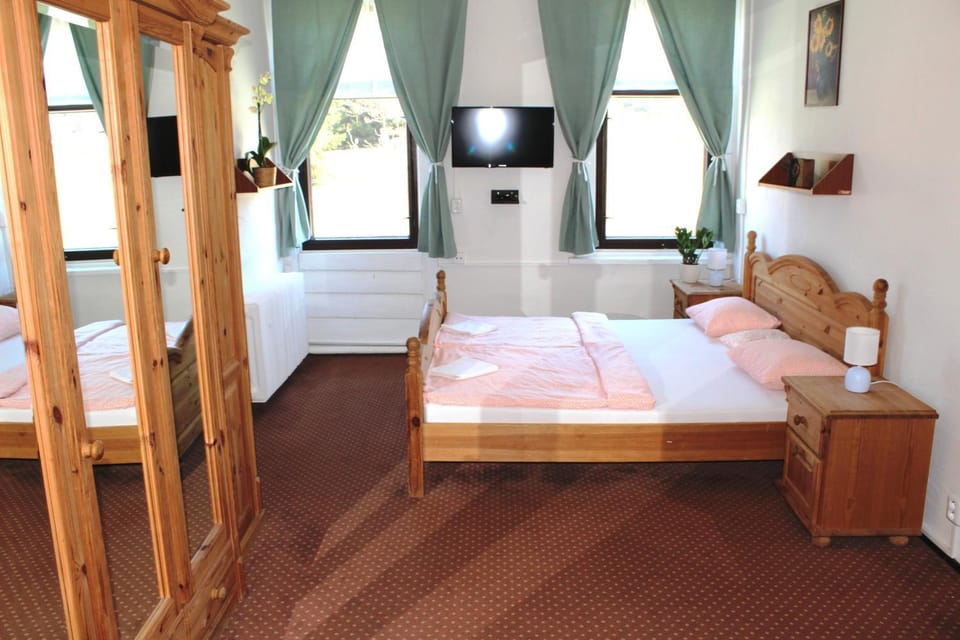 Penzion Varšavjanka Bed and Breakfast in Lower Silesian Voivodeship