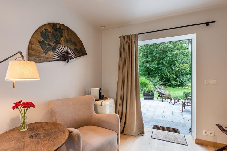 Garden, Seating area, Garden view