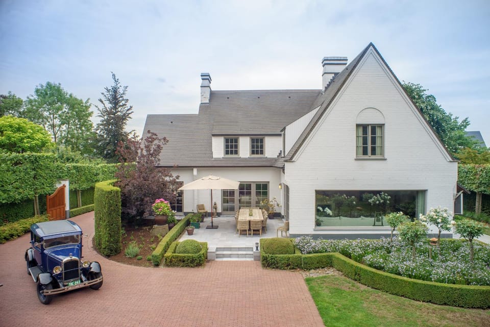 Property building, Spring, Day, Garden, Garden view, Location