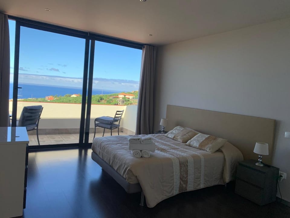 Natural landscape, Balcony/Terrace, Bedroom