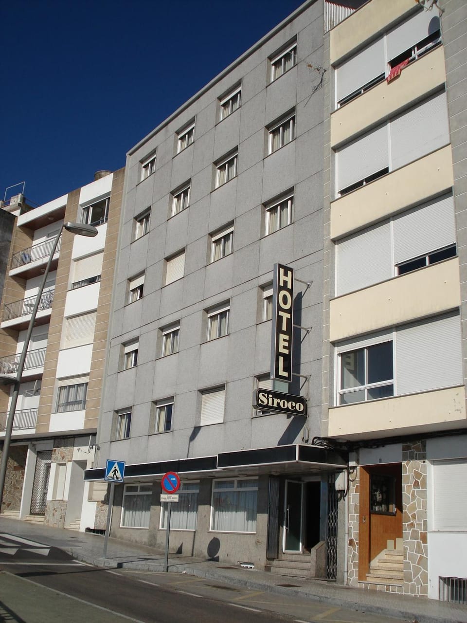 Facade/entrance