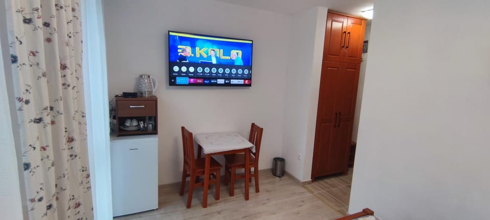 TV and multimedia, Dining area, room service