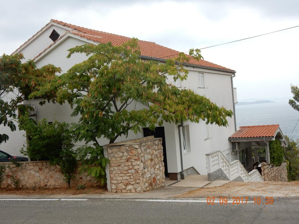 Property building, Day