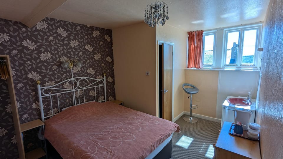 Bed, Coffee/tea facilities, Photo of the whole room, Bedroom