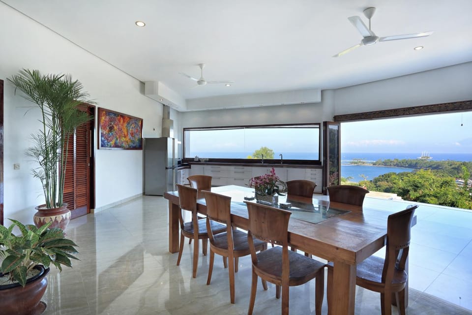 Restaurant/places to eat, Kitchen or kitchenette, Living room, Dining area