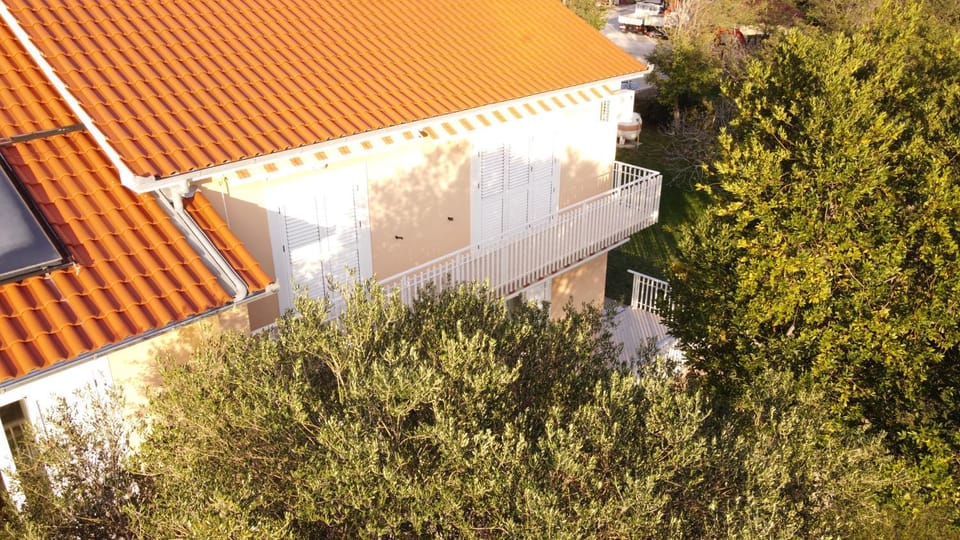 Property building, Balcony/Terrace, Balcony/Terrace