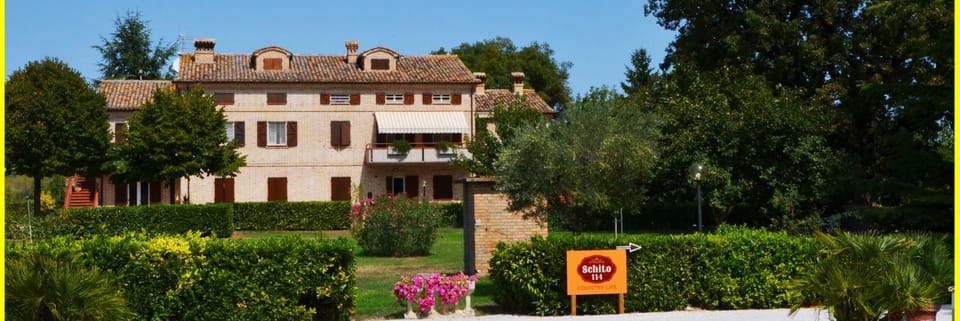 Property building, Facade/entrance, Garden, Garden view, Street view