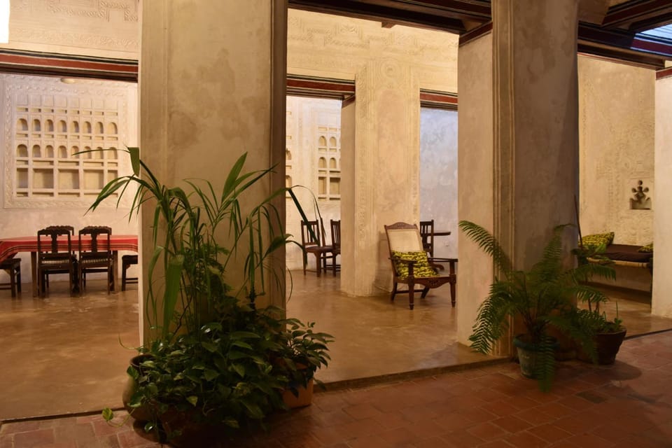 Seating area, Breakfast