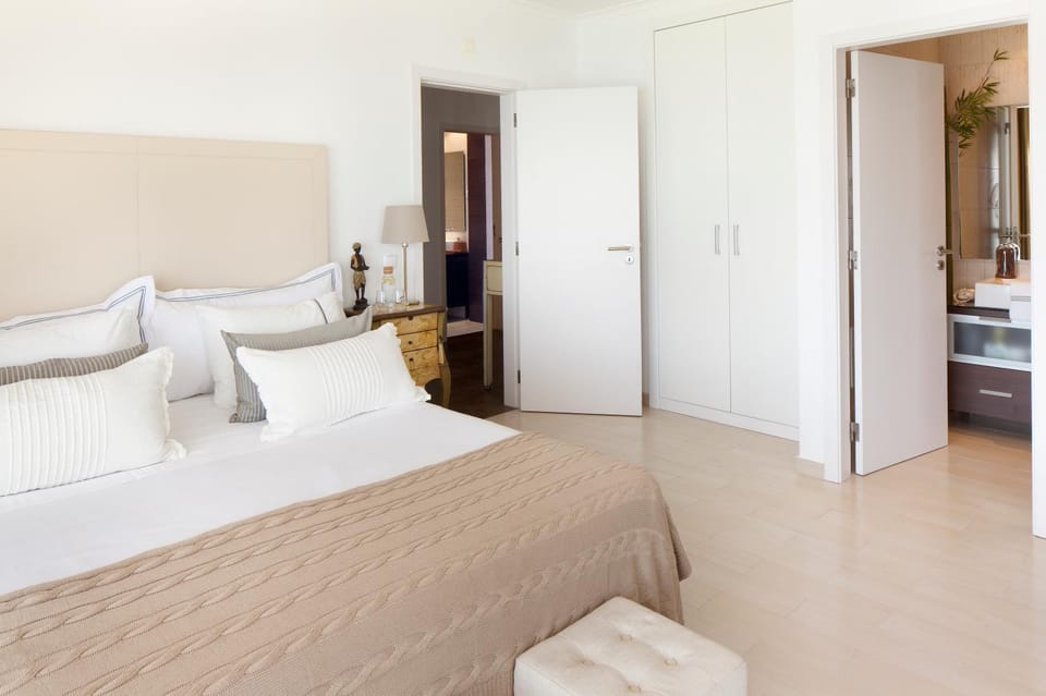 Bed, Bathroom, Bedroom