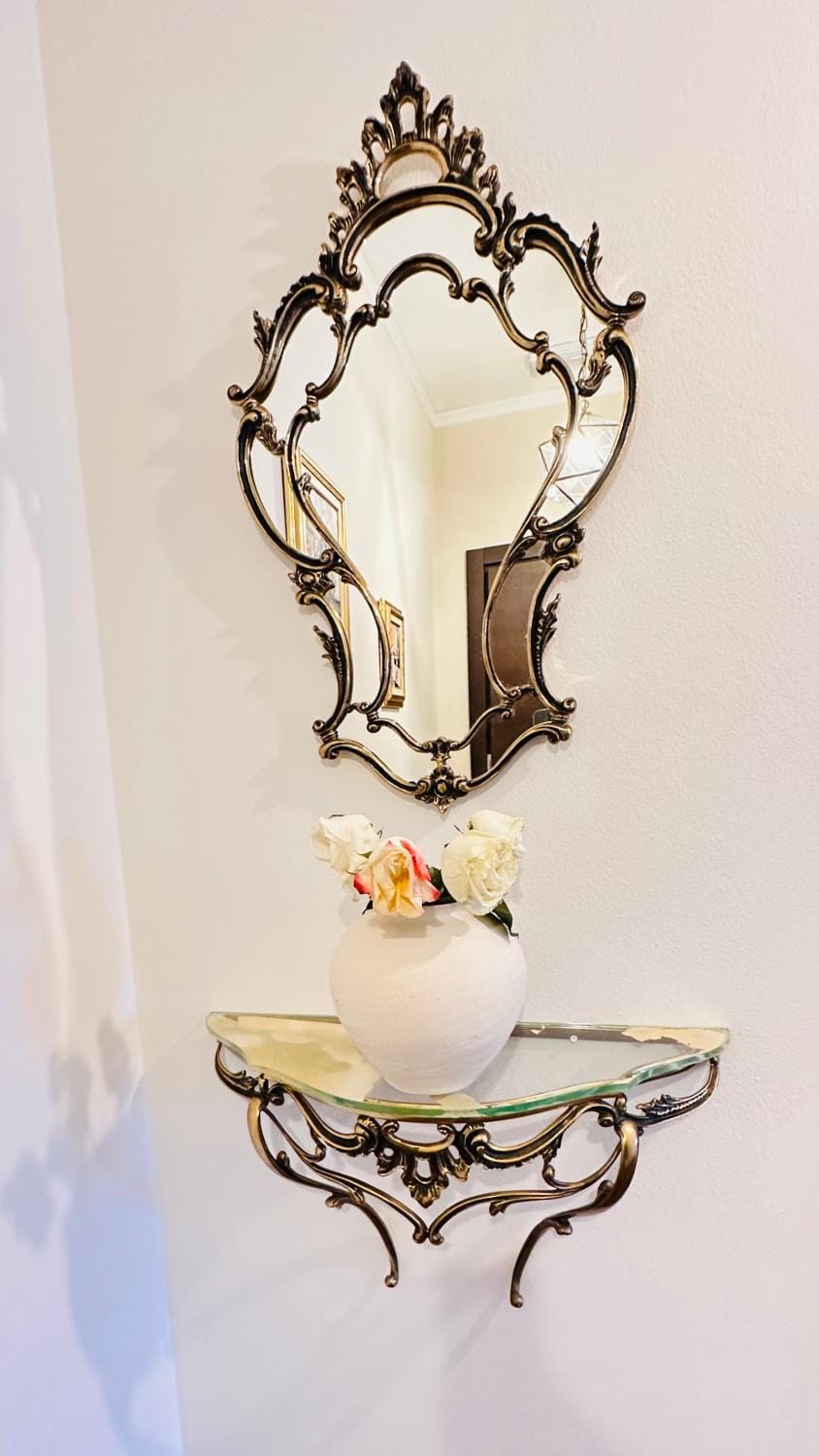 Decorative detail
