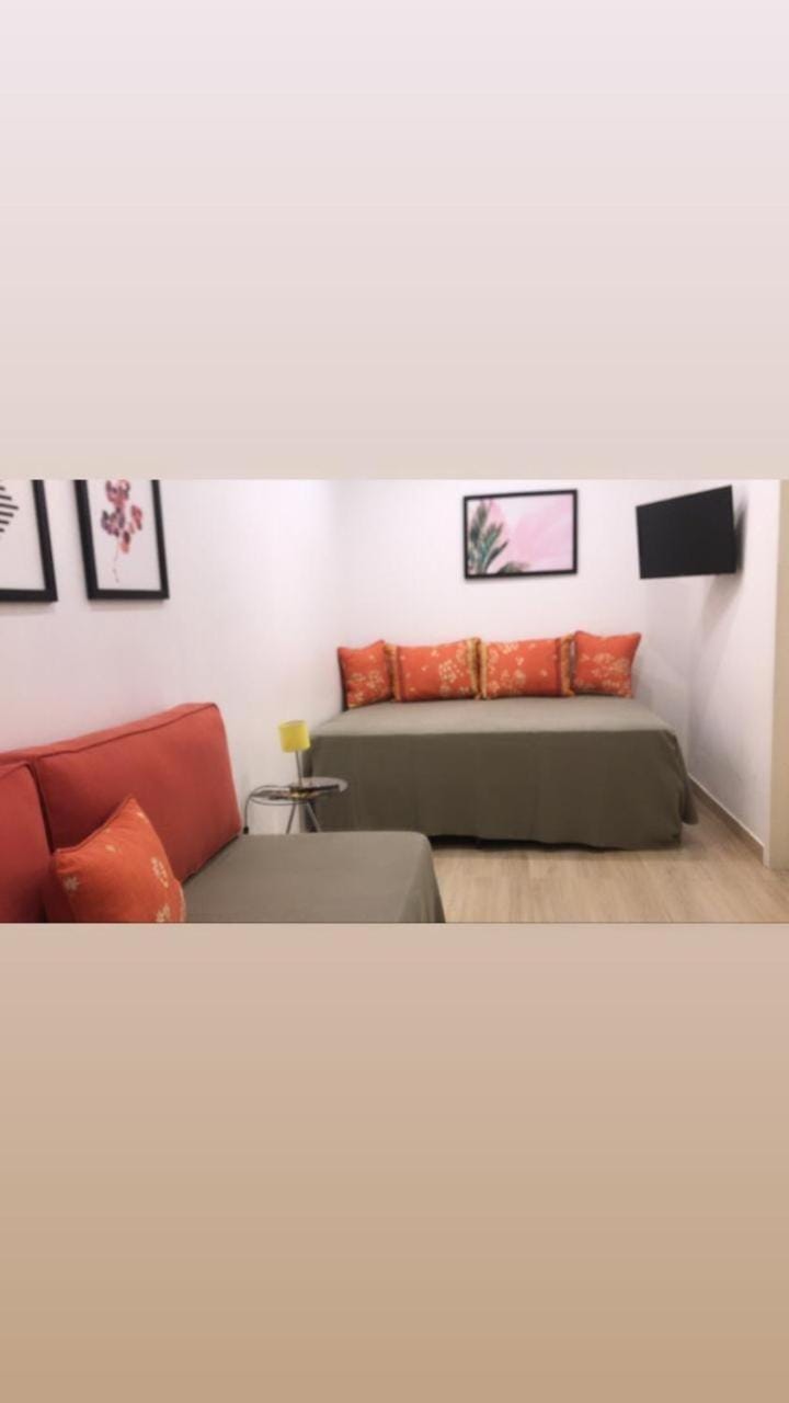 Communal lounge/ TV room, Bed, Living room