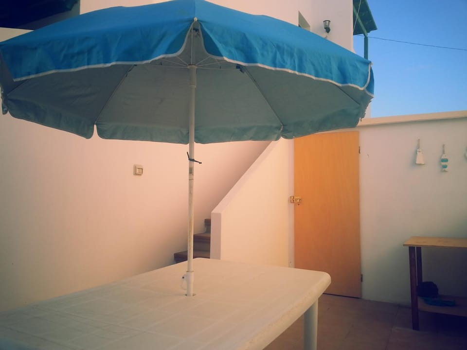 Facade/entrance, Balcony/Terrace