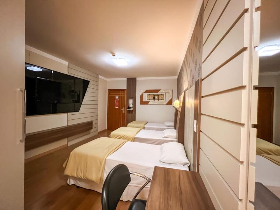 Bed, TV and multimedia, Photo of the whole room, Bedroom, wardrobe