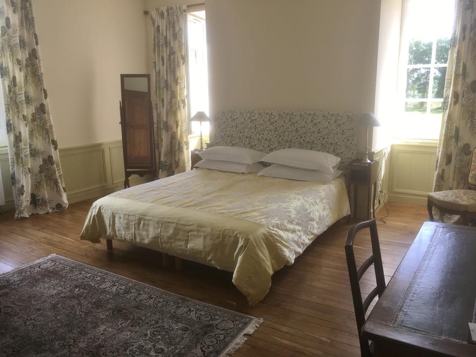 Bed, Photo of the whole room
