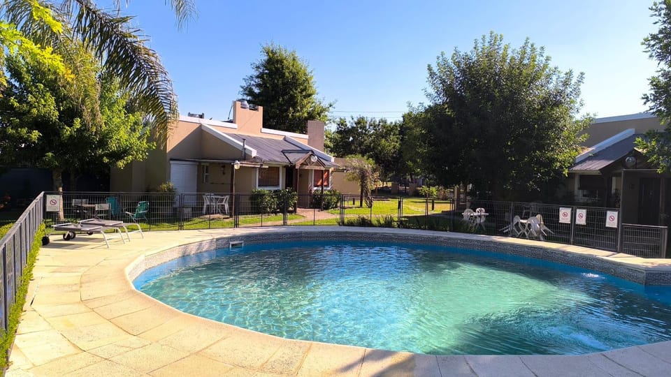 Property building, Spring, Day, Natural landscape, Garden, Solarium, Balcony/Terrace, Garden view, Pool view, Swimming pool, sunbed