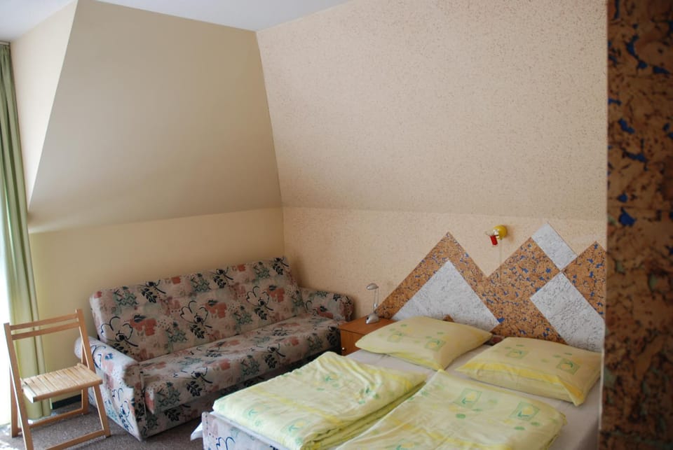 Bed, Balcony/Terrace, Bedroom
