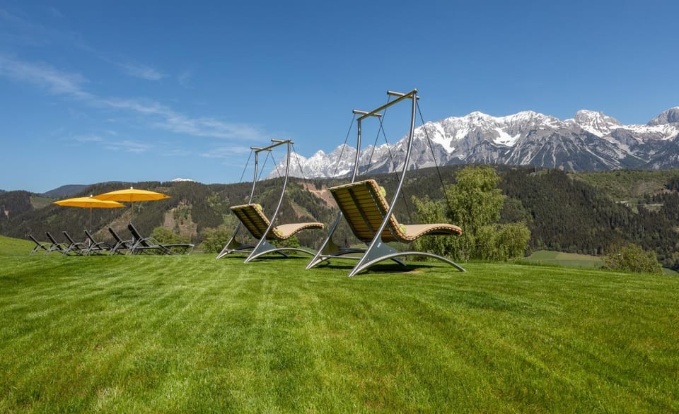 Spring, Natural landscape, Summer, Garden, Sauna, Spa and wellness centre/facilities, Mountain view, sunbed