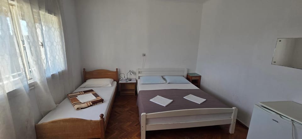 Simple beachfront rooms Bego Bed and Breakfast in Primorje-Gorski Kotar County