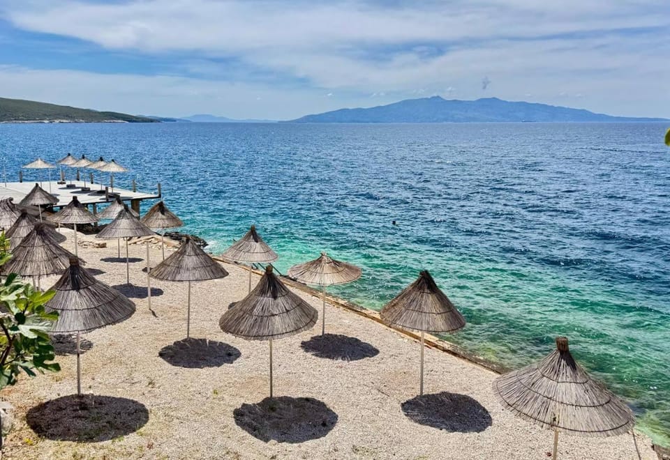 Day, Natural landscape, Beach, Mountain view, Sea view