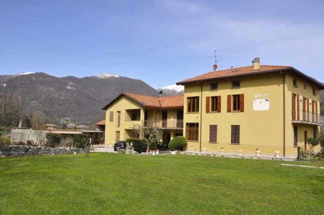 il coniglio sulla luna Bed and Breakfast in Lombardy