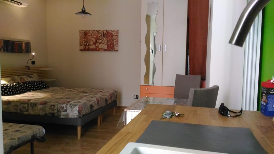 Bed, Photo of the whole room