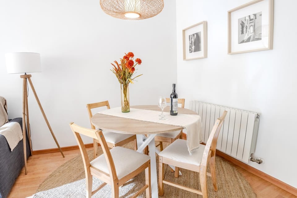 Seating area, Dining area