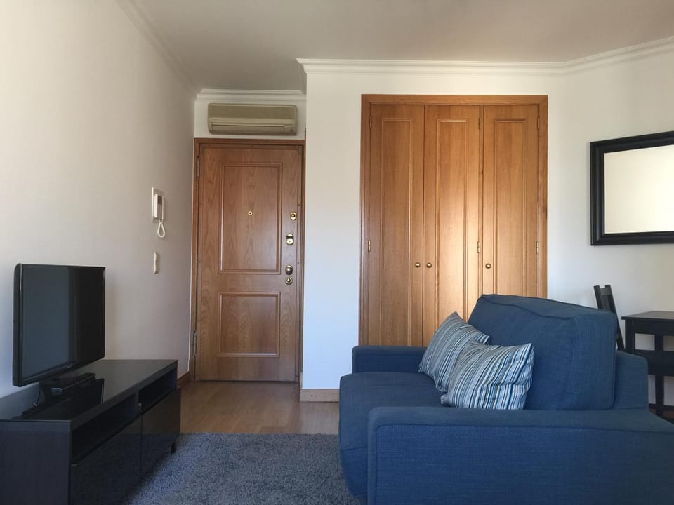 TV and multimedia, Living room, Decorative detail
