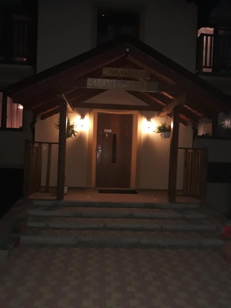 Facade/entrance