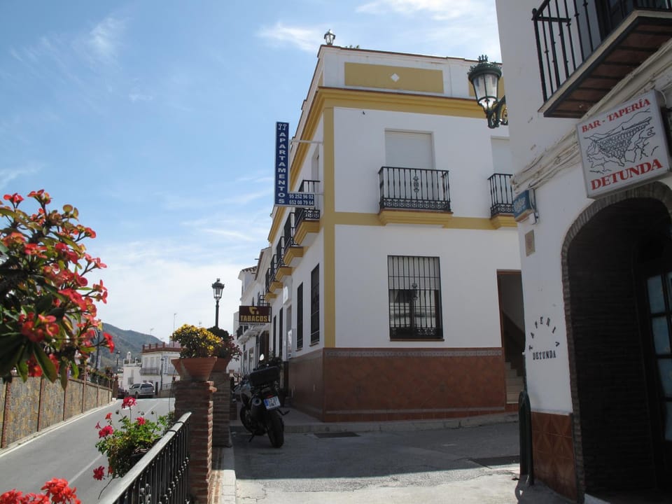 Property building, Day