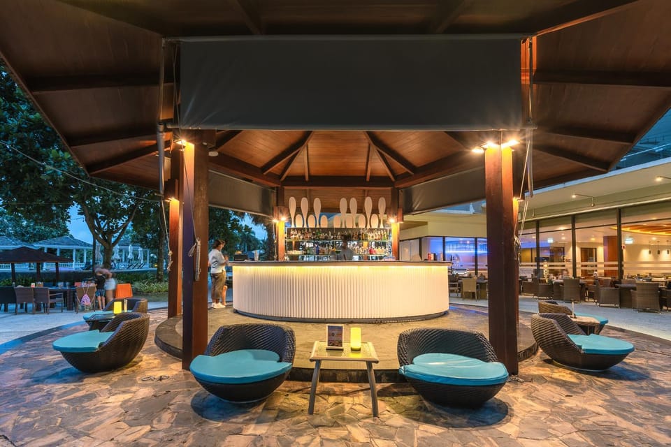 Lounge or bar, Beach