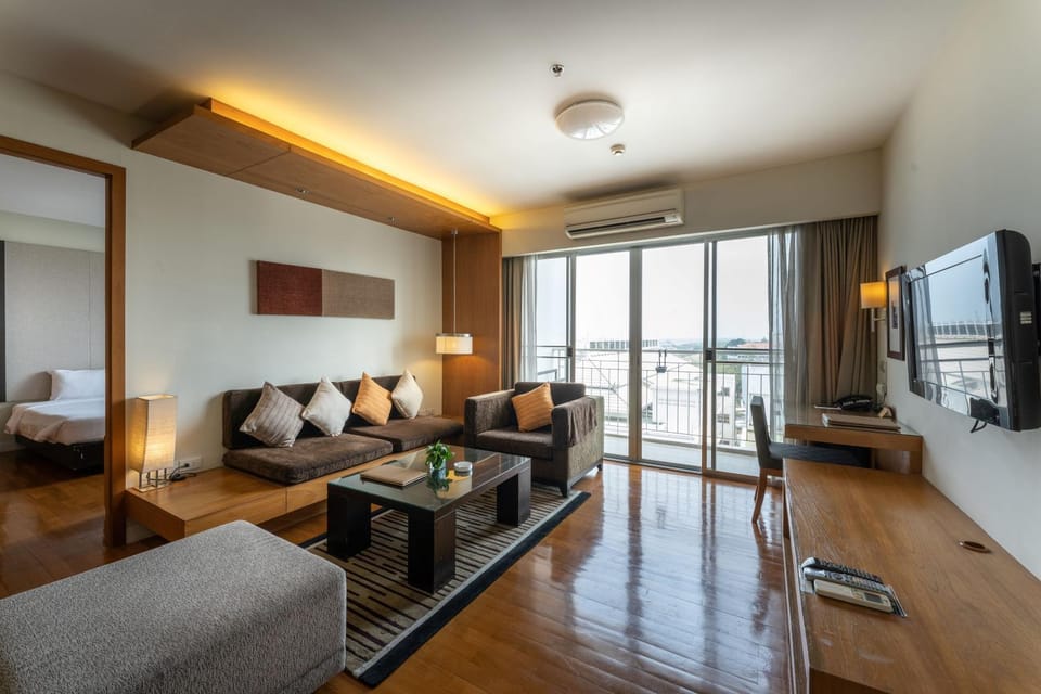Bed, TV and multimedia, Living room, Photo of the whole room, Bedroom