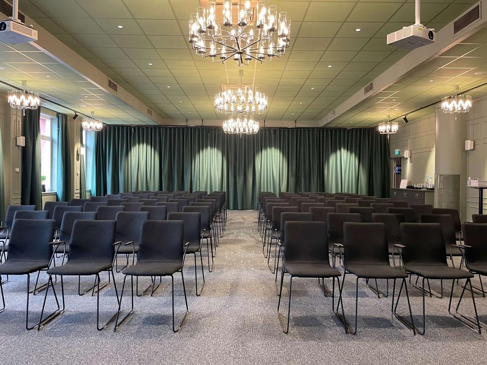 Meeting/conference room