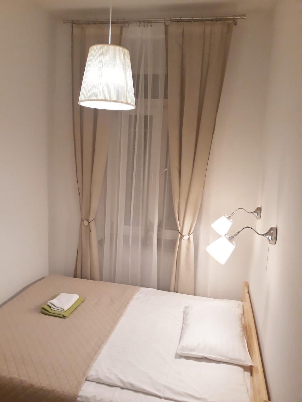 Bed, Photo of the whole room, Bedroom, On site