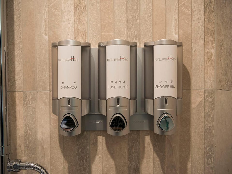 Bathroom, Decorative detail