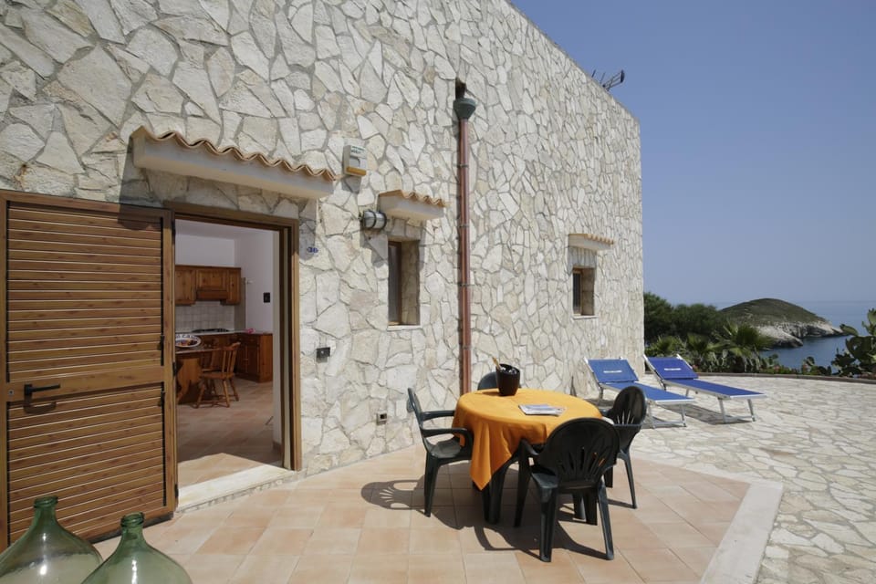 Baia Di Campi Campground/ 
RV Resort in Province of Foggia