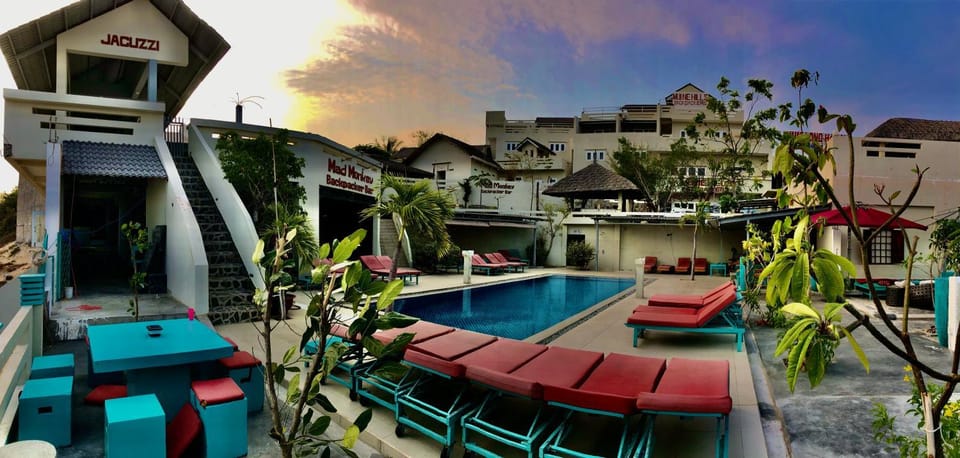 Property building, Swimming pool