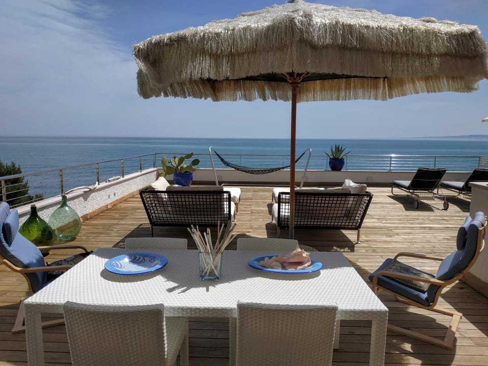 Restaurant/places to eat, Natural landscape, View (from property/room), Balcony/Terrace, Breakfast