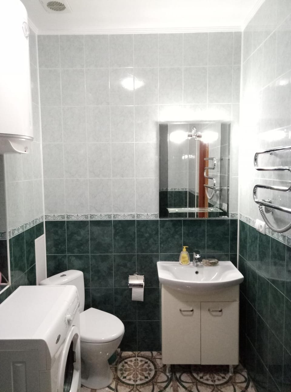 Shower, Toilet
