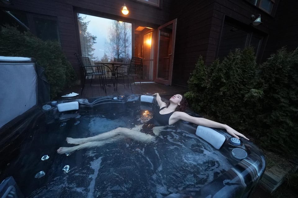 Patio, Natural landscape, Hot Tub