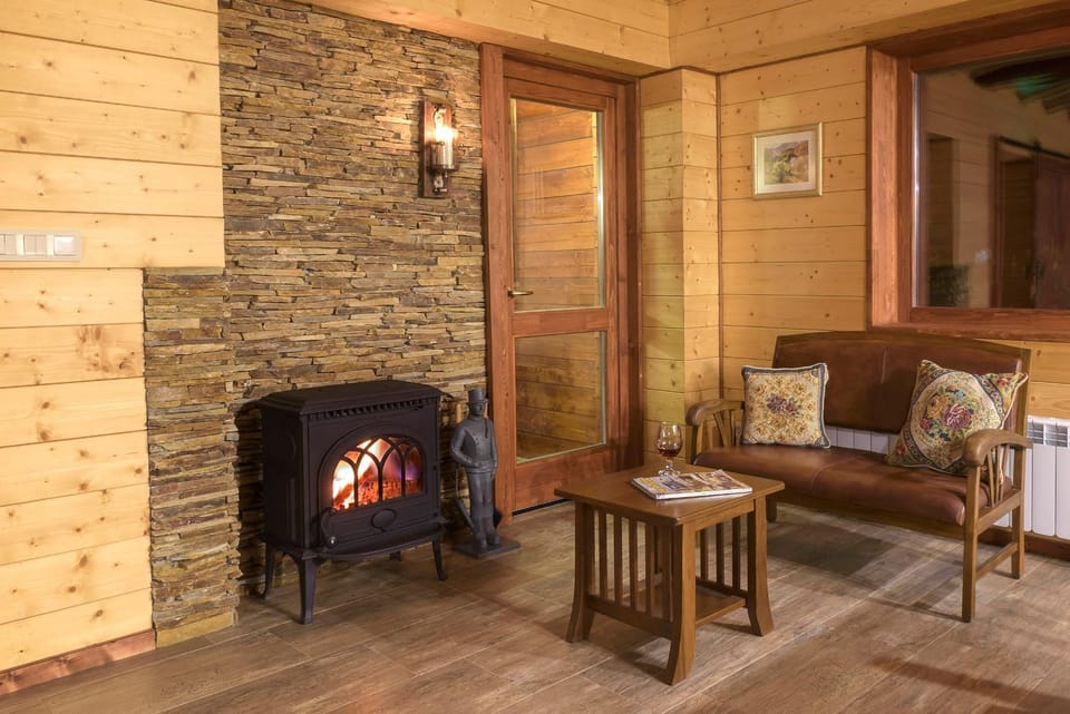 Communal lounge/ TV room, Living room, Seating area, heating, heating