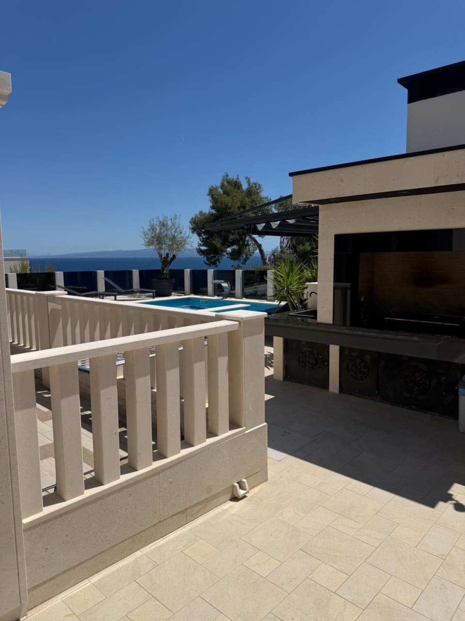 BBQ facilities, Swimming pool